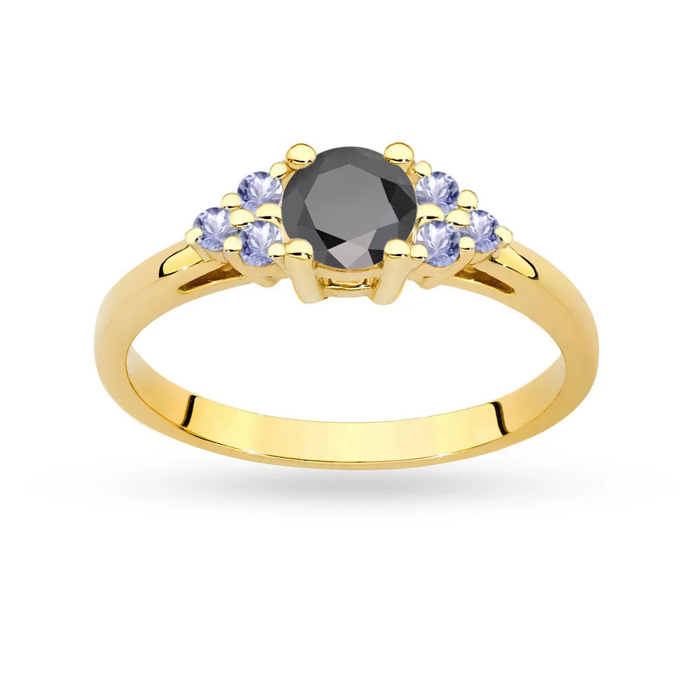Prsten ze žlutého zlata 14k (585) s černým diamantem o hmotnosti 0,50 ct a šesti tanzanity. Ideální jako dárek.