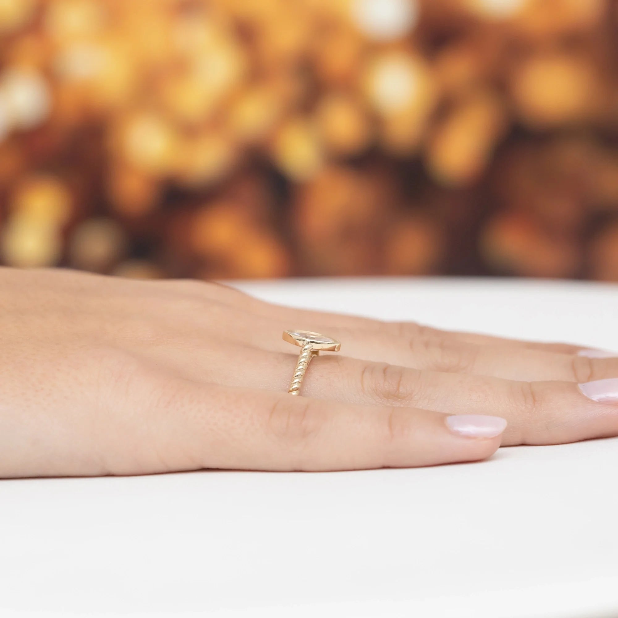 Prsten z 14karátového zlata (585) | Bílá zirkonie elipsa | Šperky GREMARI