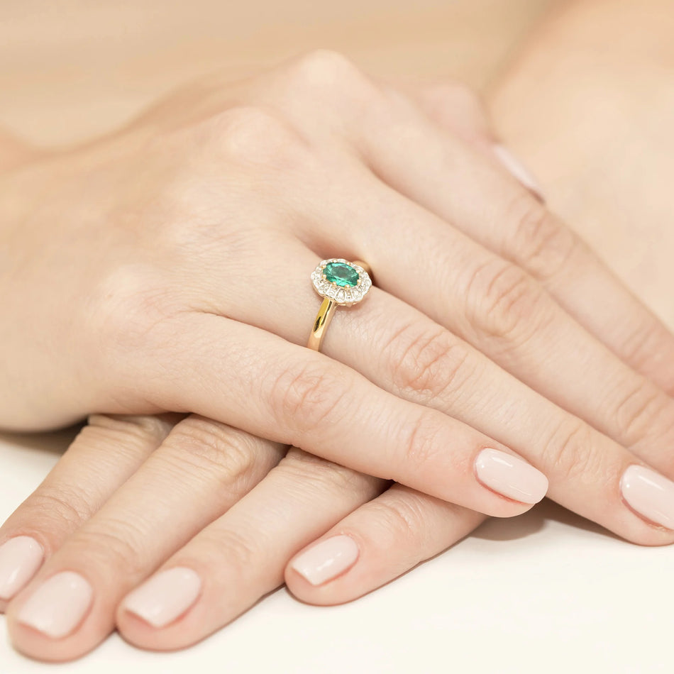 14k (585) Gold Ring | 0.40ct Emerald and 0.069ct Diamonds | GREMARI Jewelry
