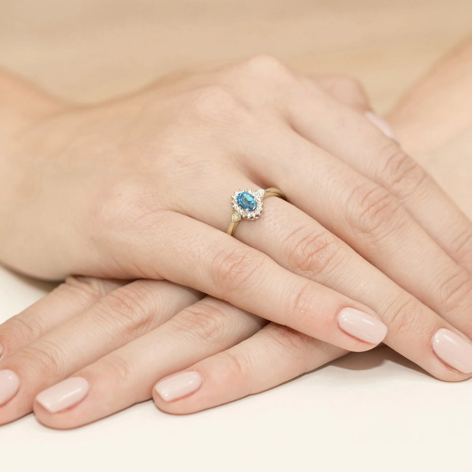 14K (585) Gold Ring | 0.50ct Topaz and 0.10ct Diamonds | GREMARI Jewelry