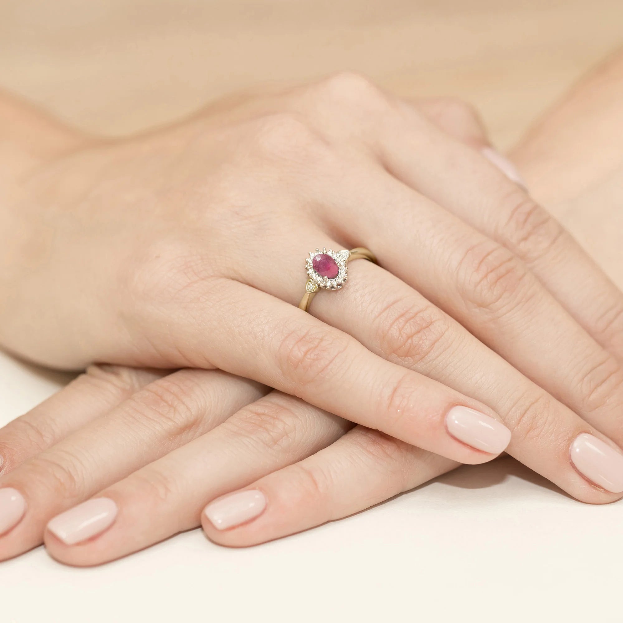 14K (585) Gold Ring | 0.60ct Ruby and 0.10ct Diamonds| GREMARI Jewelry

