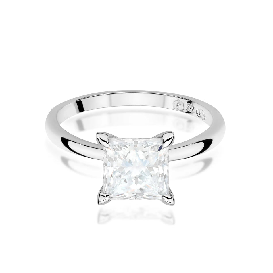 White Gold 14k(585) ring with 2ct lab diamond.  Is packaged in an elegant box, which is perfect for a gift. 
