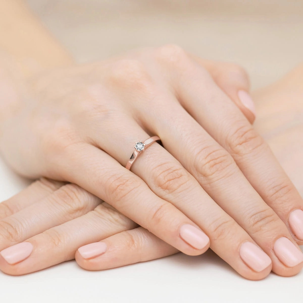 Zásnubní prsten z 14karátového růžového zlata s diamantem | 0,15ct briliantový diamant | Elegantní šperk pro ženy jako dárek