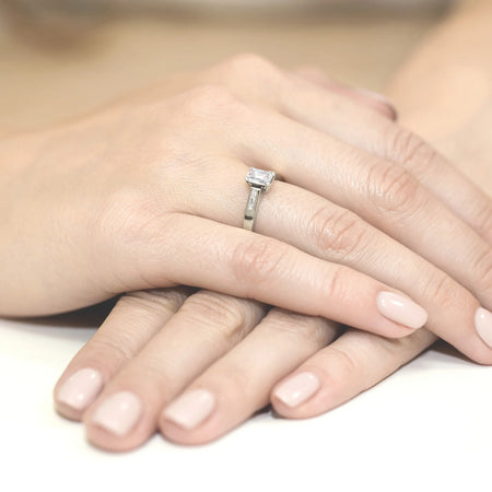 14k (585) White Gold Rings | 0.60ct and 0.04ct Lab-diamonds | GREMARI Jewelry
