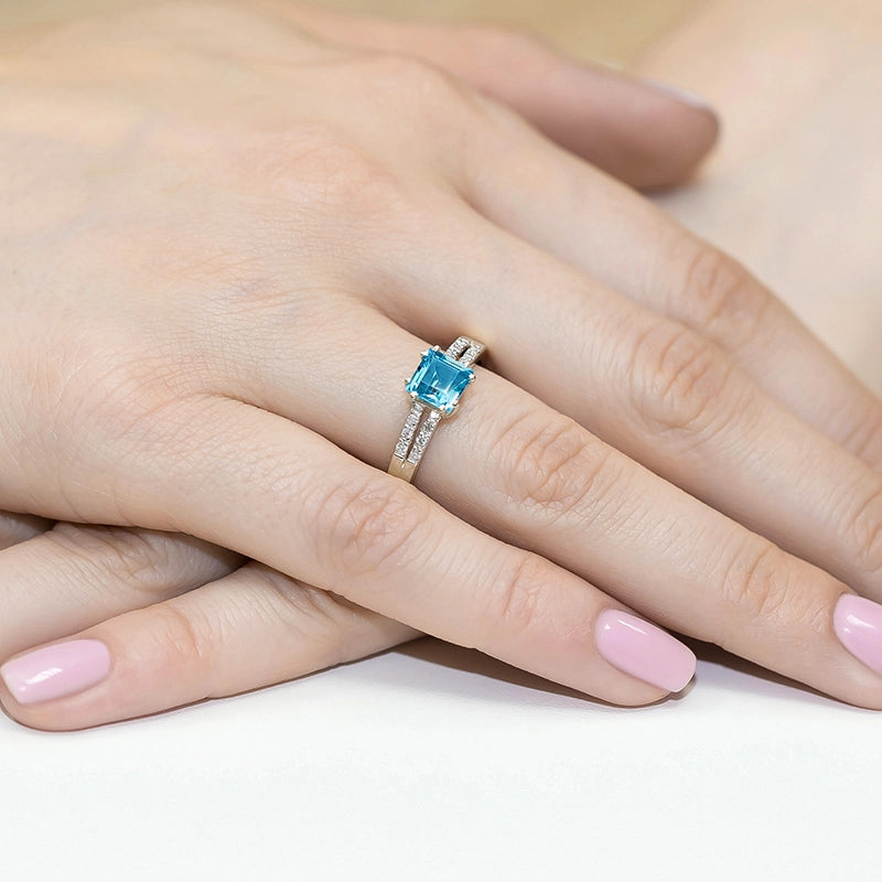 14k (585) White Gold Rings | 1.10ct Topaz and 0.06ct Diamonds | GREMARI Jewelry
