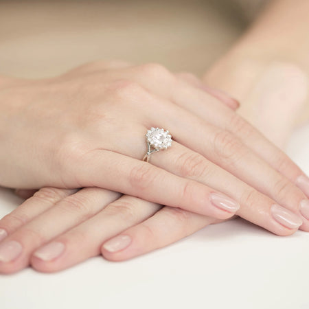 White Gold 14k(585) ring with 0,70ct and 0,28ct lab diamond.  Is packaged in an elegant box, which is perfect for a gift.