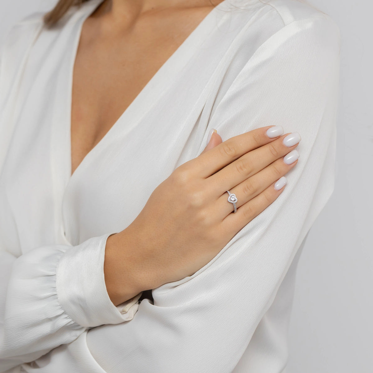 silver-ring-with-zirconia-ap133-925-bs