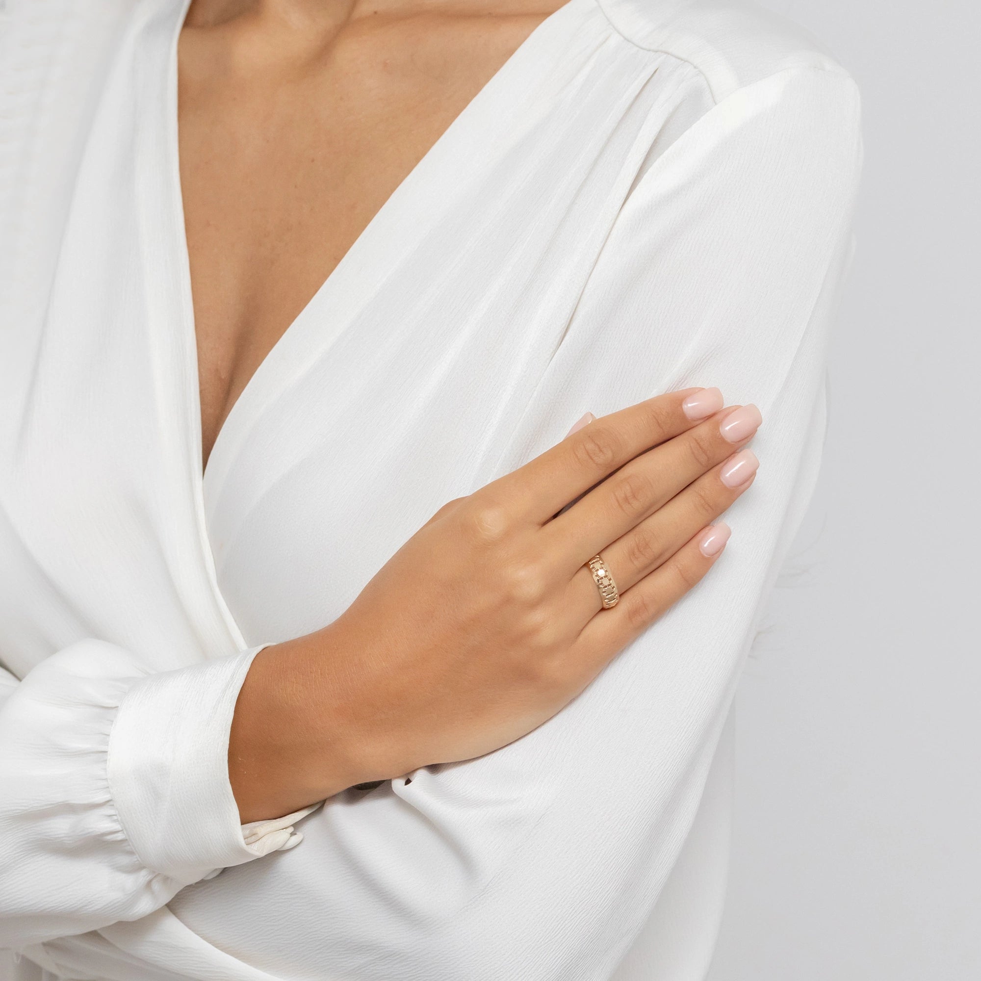 gold-openwork-geometric-ring-ap153-585