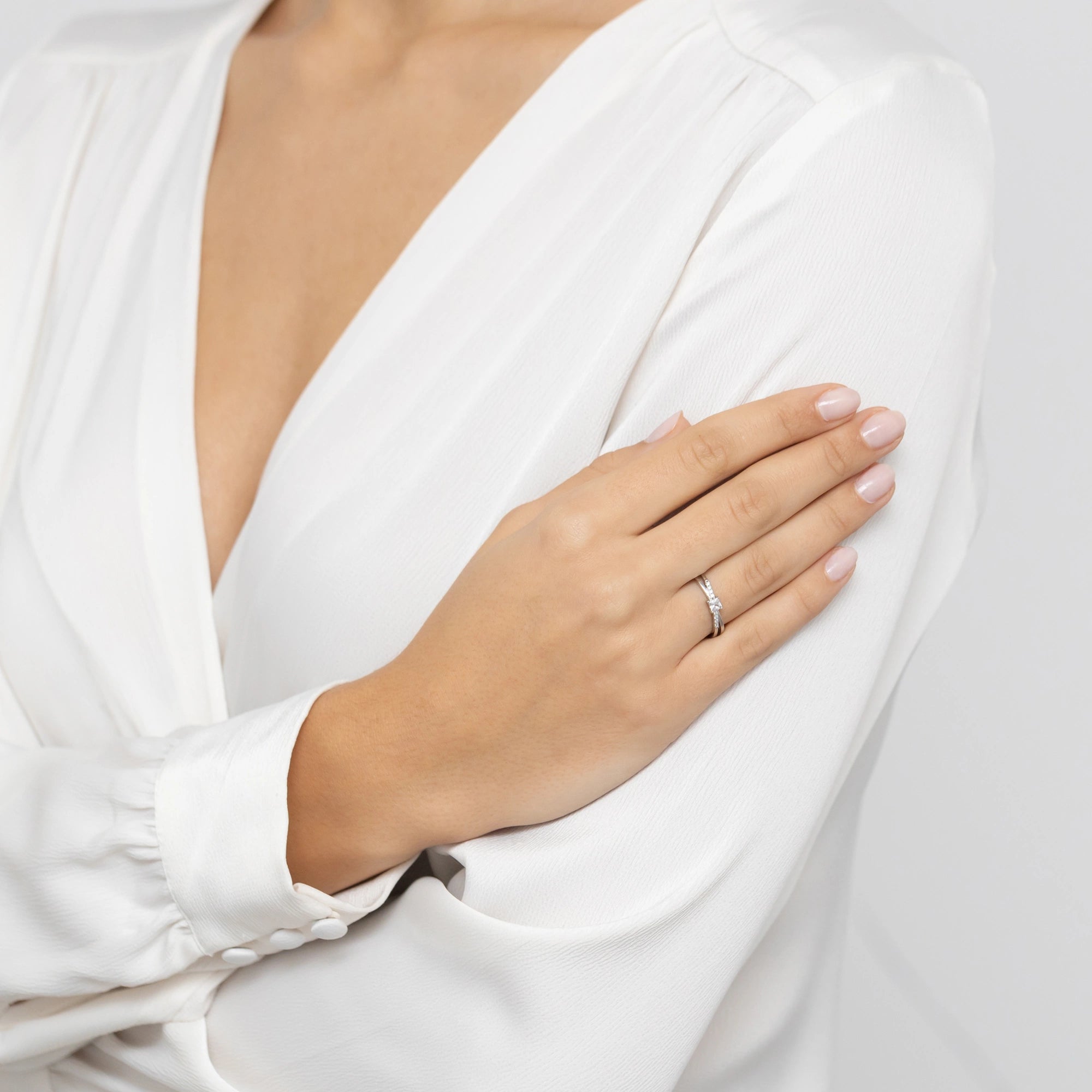 silver-ring-with-zirconia-ap183-925-s