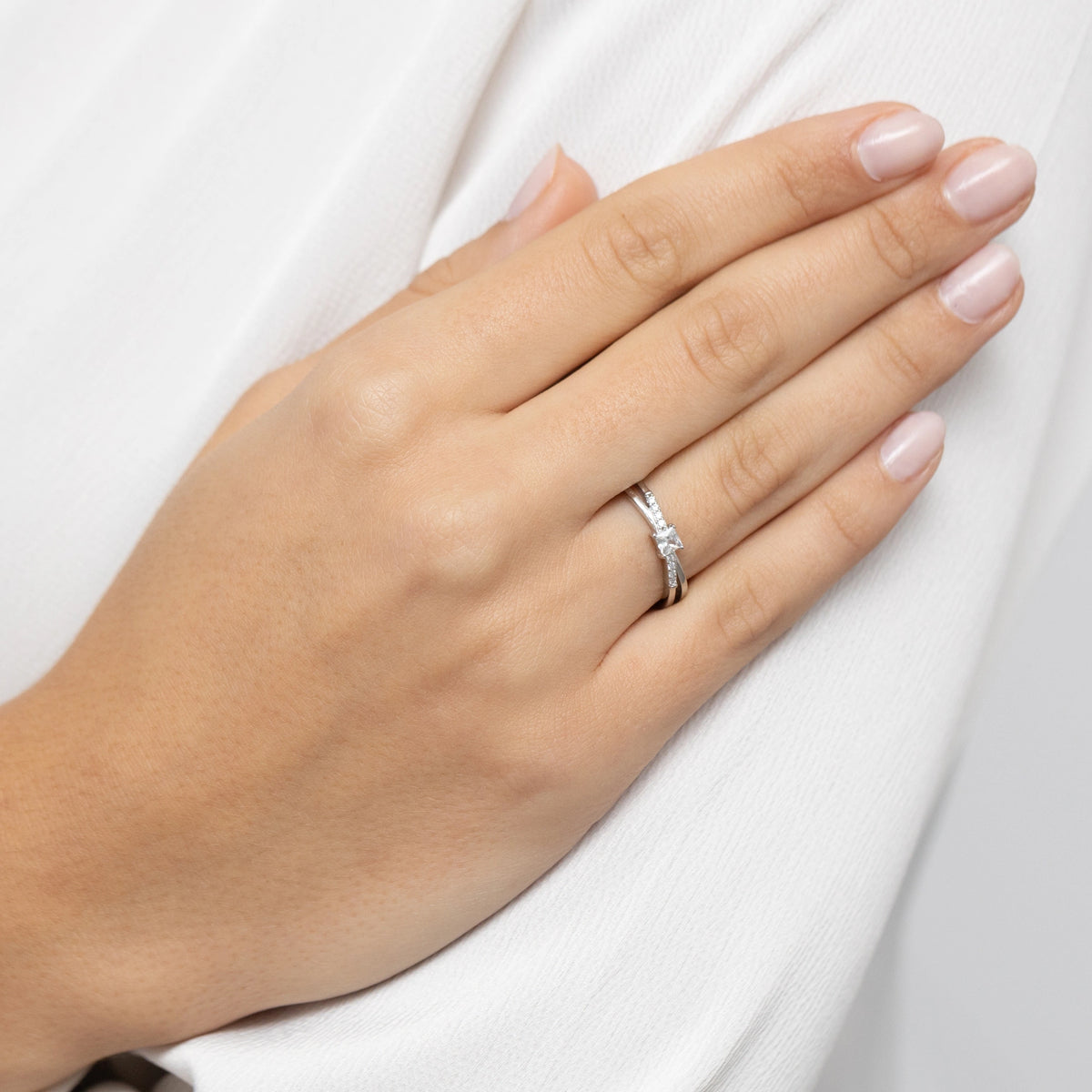 silver-ring-with-zirconia-ap183-925-s