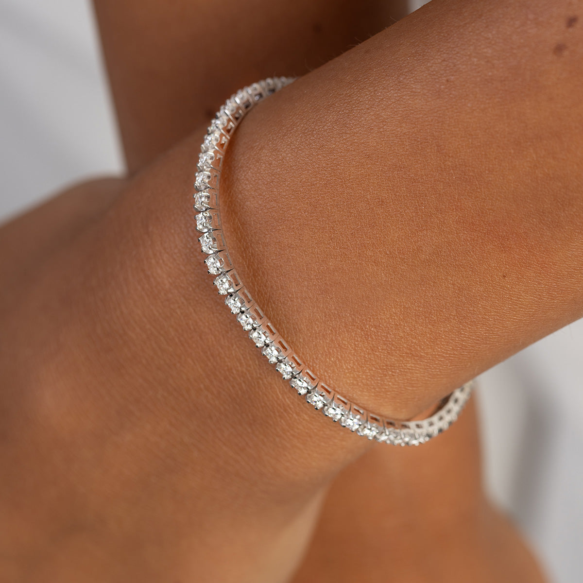 Tenisový náramek z bílého zlata s 66 round lab-grown diamanty – 1.98ct