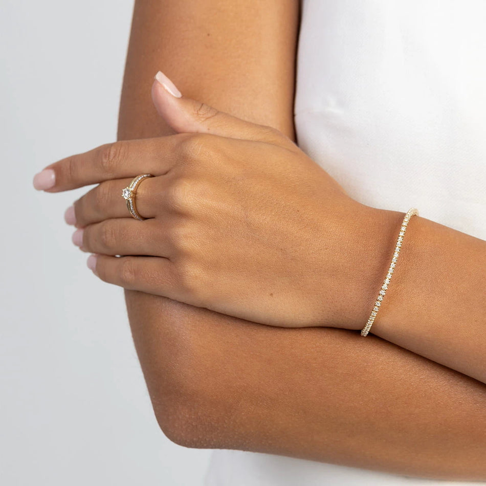 Zlatý tenisový nárameks diamanty o hmotnosti 1,204 ct