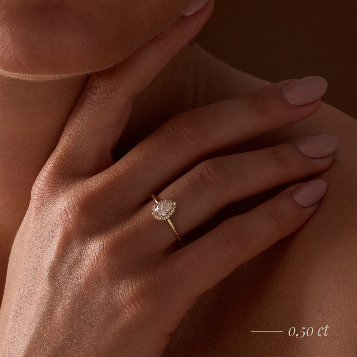 Gremari Seven Aura zásnubní prsten ze žlutého zlata s 1,00 ct přírodním diamantem – Pear