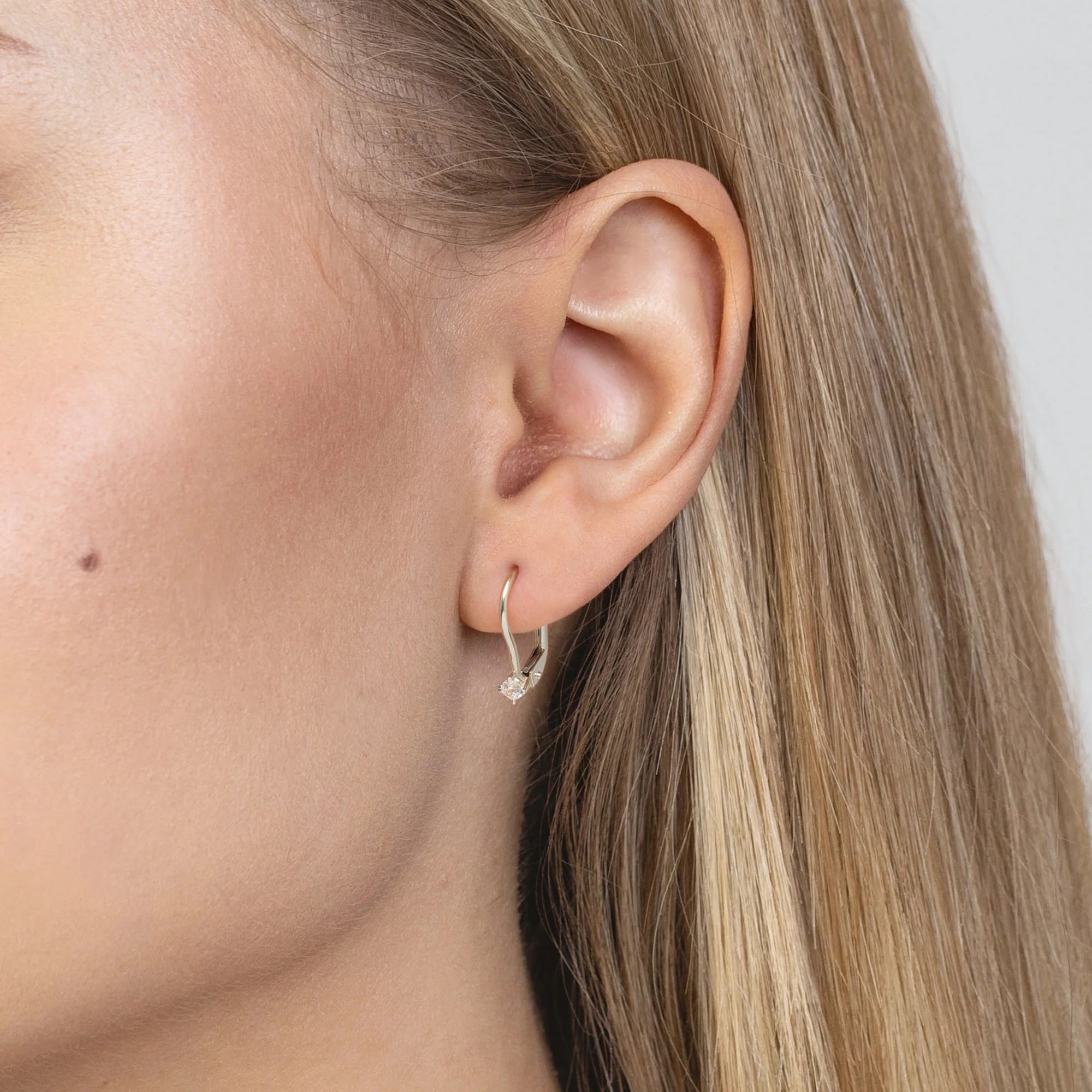 White Gold Earrings with 0.07 ct Diamonds | 585 (14k) White Gold English Clasp Earrings