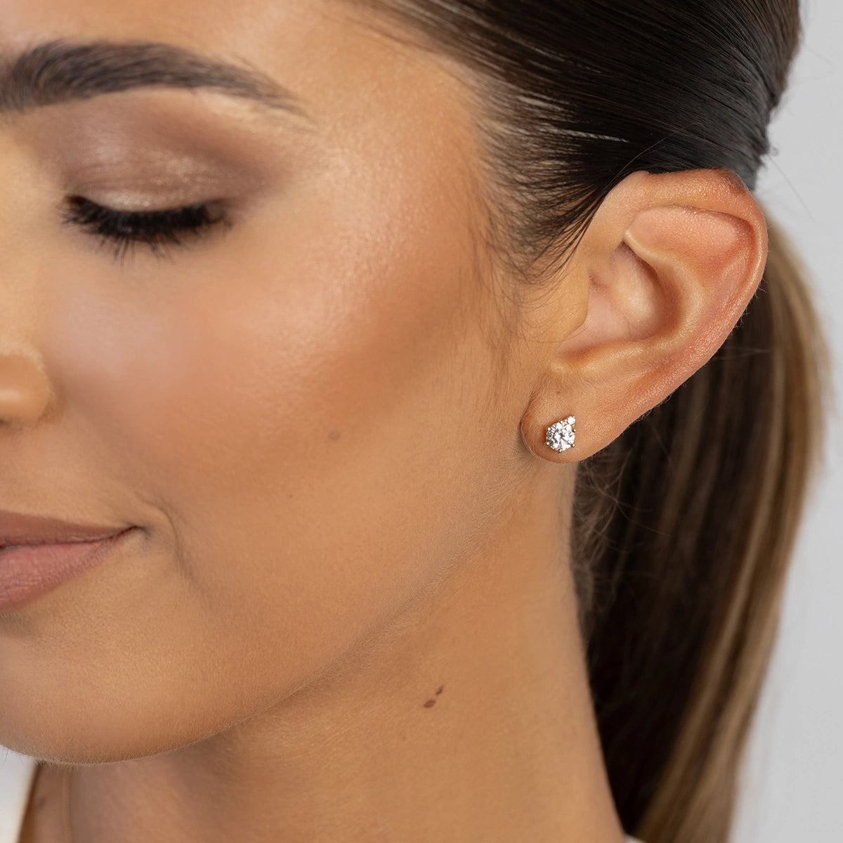 gold-earrings-with-2-x-0-50ct-lab-diamonds-and-0-029ct-additional-lab-diamonds-k0076-ldw-01