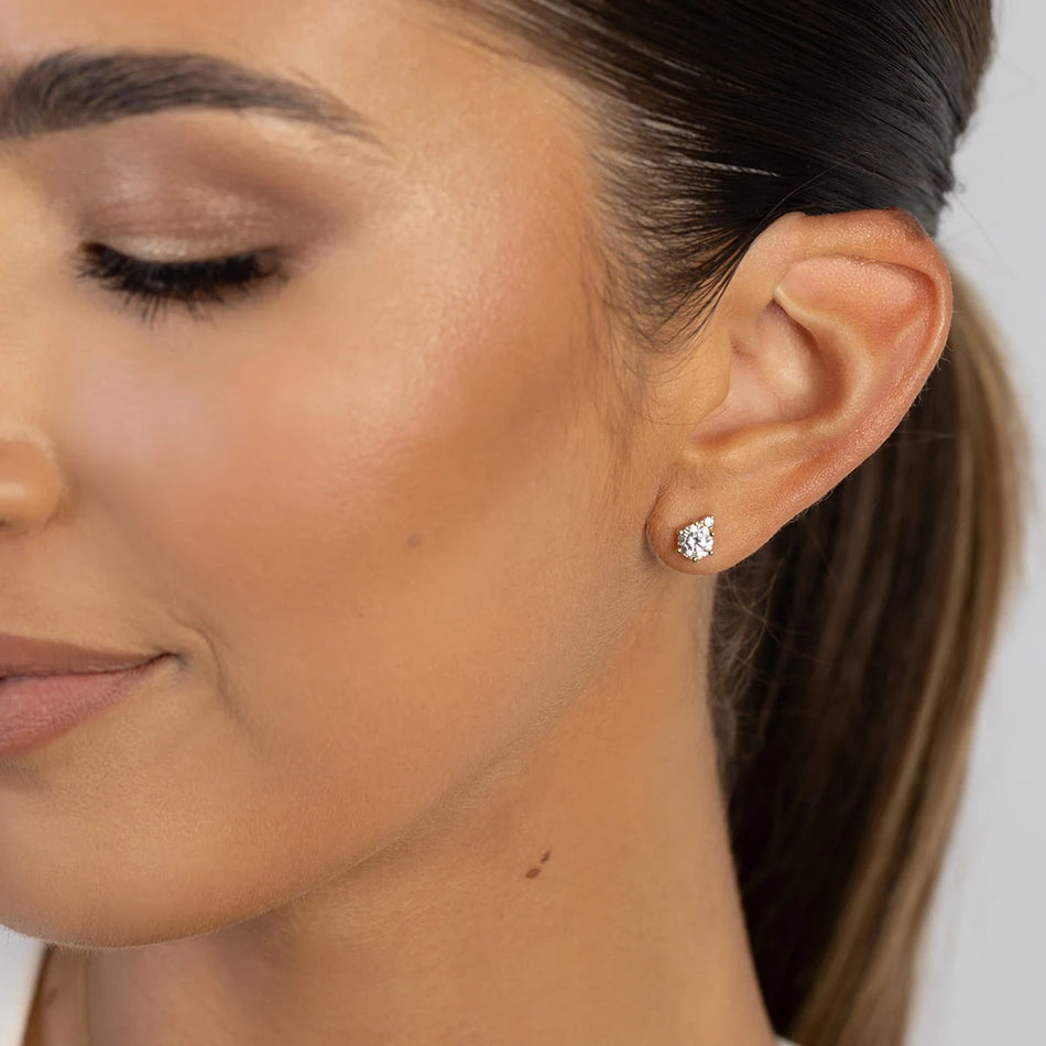 Zlaté náušnice s 0,50 ct a 0,029 ct Lab-grown diamanty