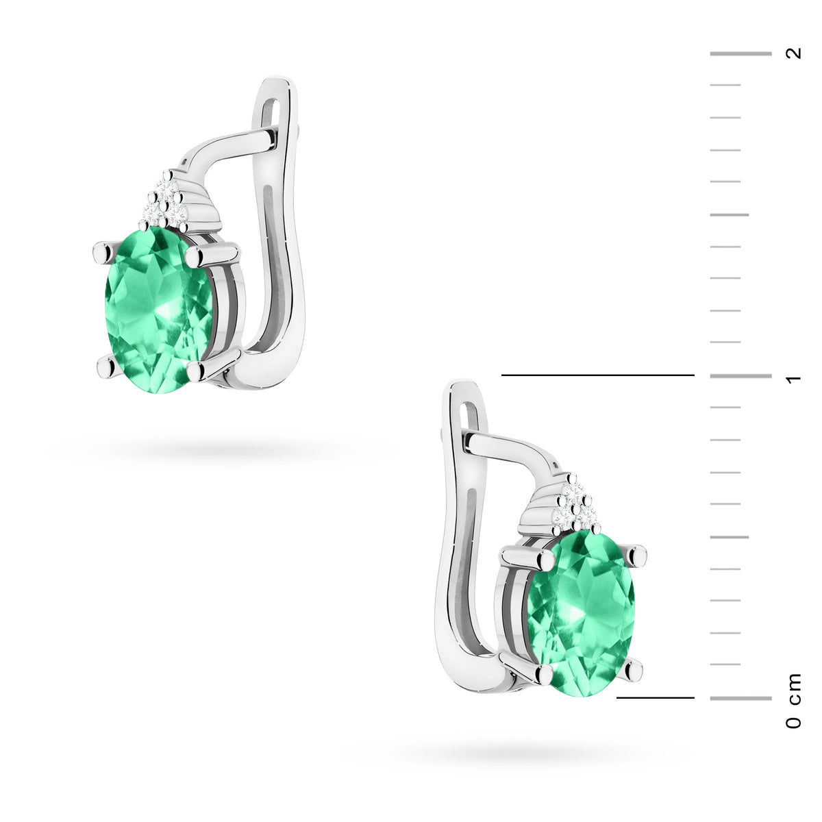 zlaté náušnice se 2 × 0,80 ct smaragdy a 0,052 ct doplňujícími diamanty k0308-emg-01