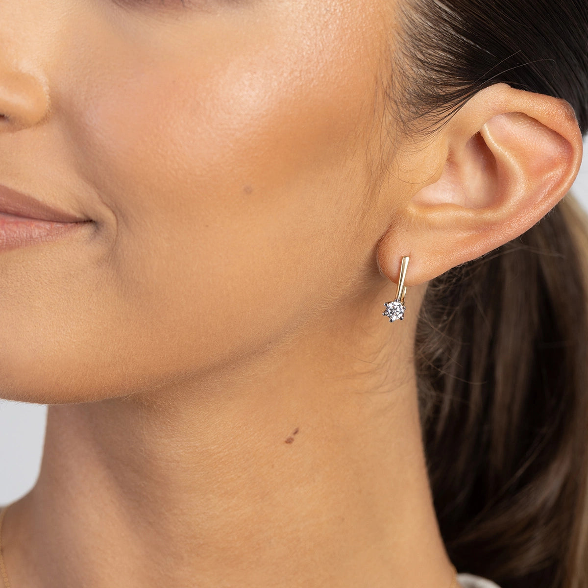 gold-earrings-with-2-x-0-30ct-diamonds-k0520-diw-01