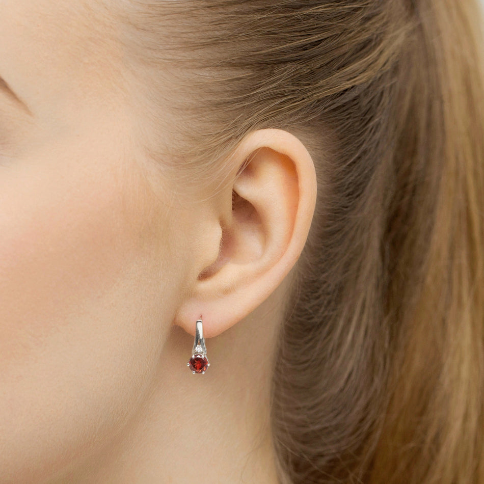 White Gold Earrings with 0.50 ct Garnets and 0.029 ct Diamonds | 585 (14k) White Gold English Clasp Earrings