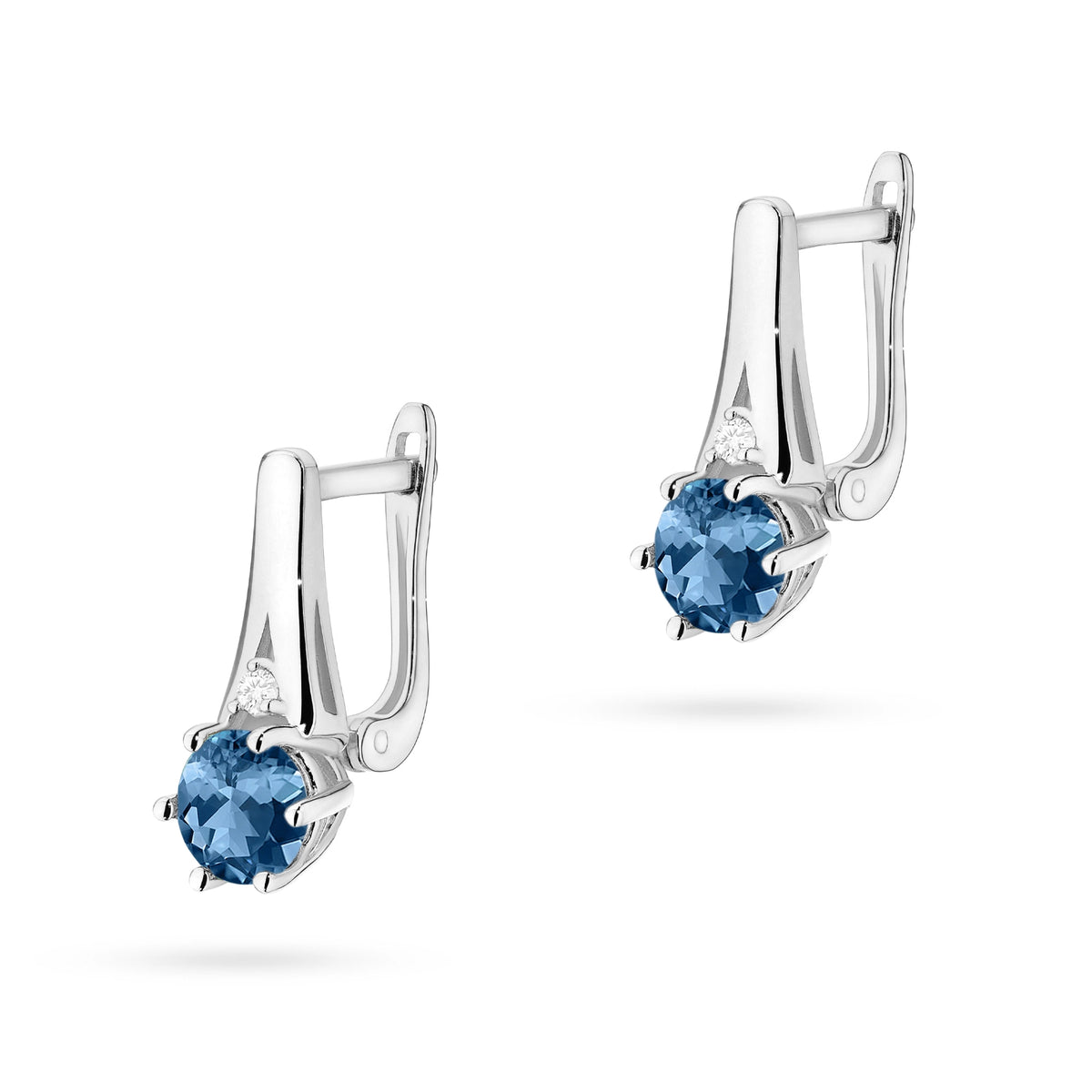 zlaté náušnice s 2 x 0,50 ct londýnskými modrými topazy a 0,029 ct doplňkovými diamanty k0572-tol-01