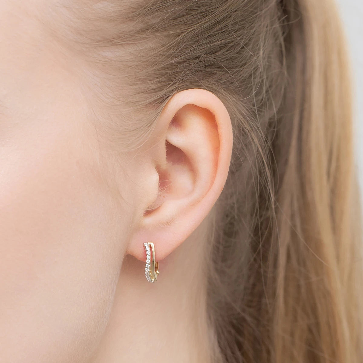 two-color-gold-english-clasp-earrings-with-zirconia-k103-14k-585