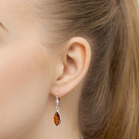 silver-english-clasp-earrings-with-natural-amber-drops-k1895-925-s