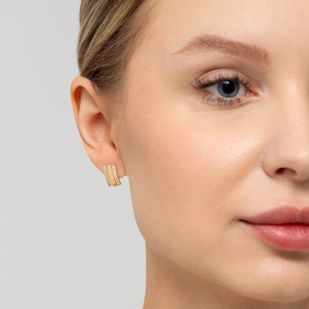 gold-stud-earrings-with-zirconia-k1951-14k-585-b