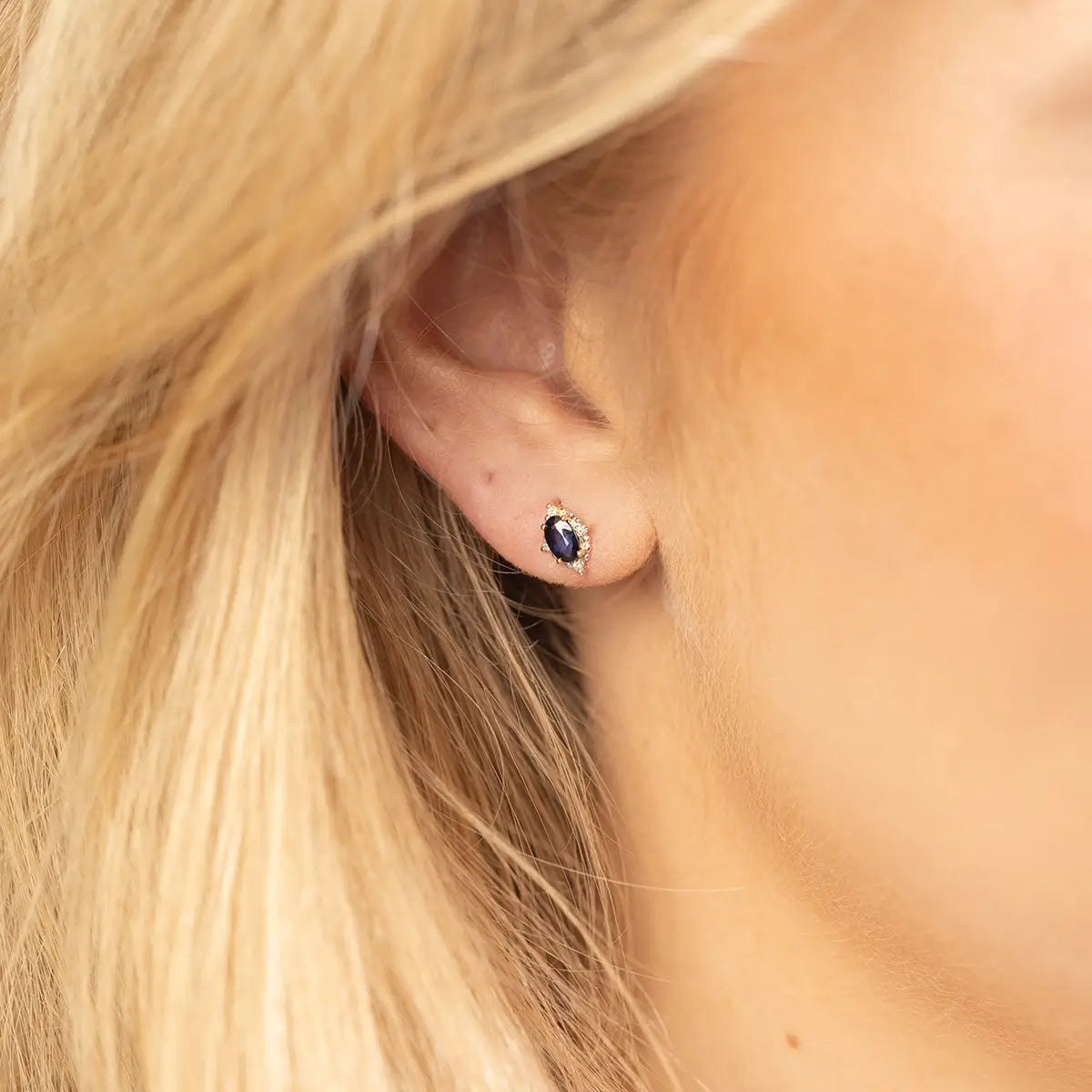 gold-earrings-with-2-x-0-30ct-sapphires-and-0-04ct-additional-diamonds-k0512-sab-01