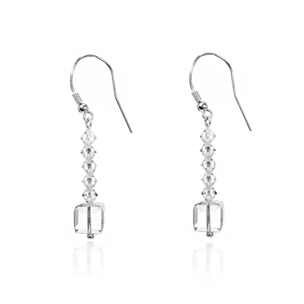 klasické stříbrné svatební náušnice se Swarovski krystaly kw025