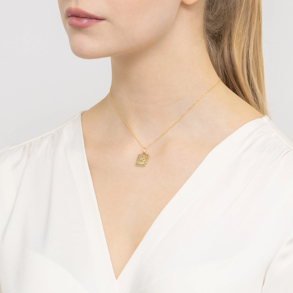 gold-virgin-mary-medallion-pendant-md-gw-103-585