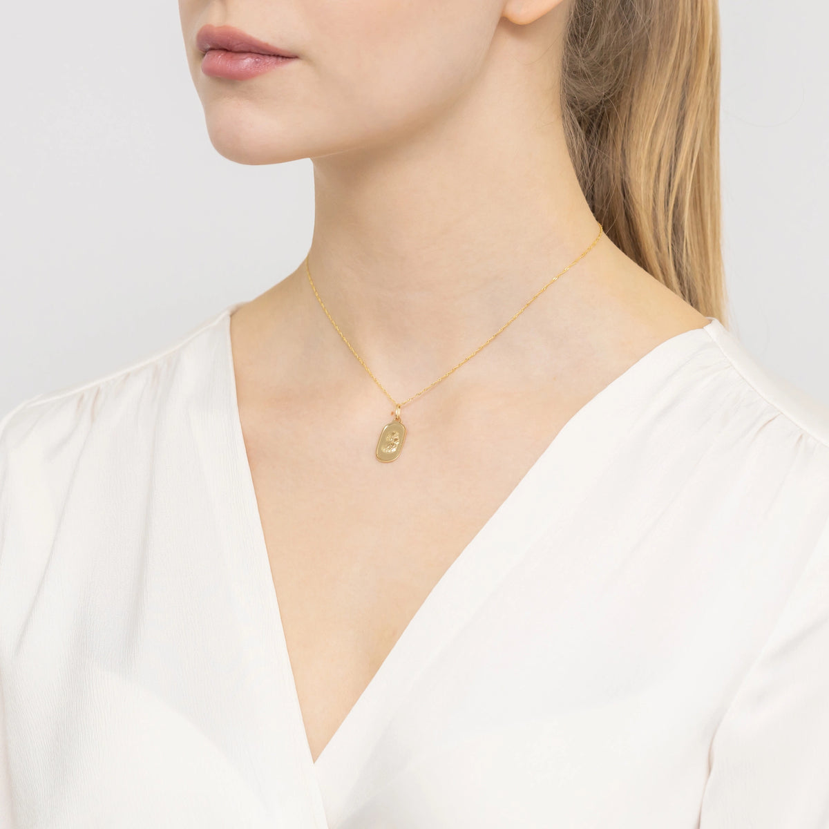 gold-virgin-mary-medallion-pendant-md-gw-104-585