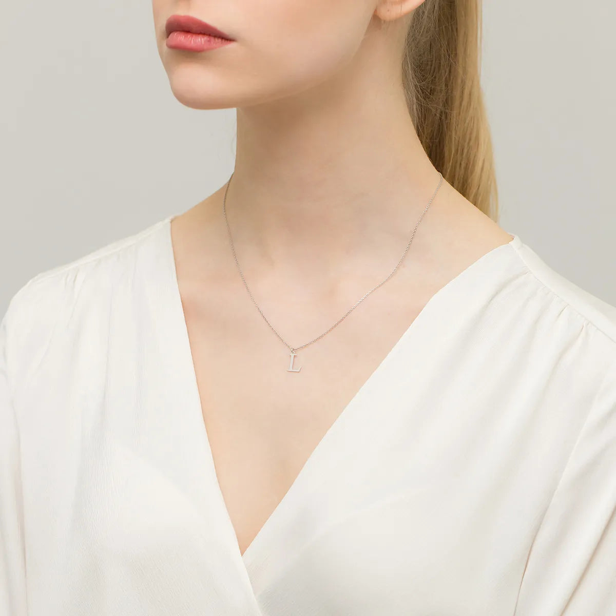 stříbrný-náhrdelník-písmeno-l-n773-925-s-l