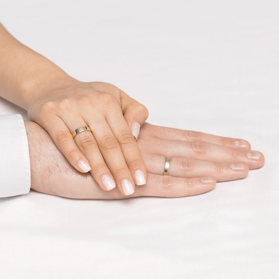 Klasické ploché zlaté snubní prsteny 4mm