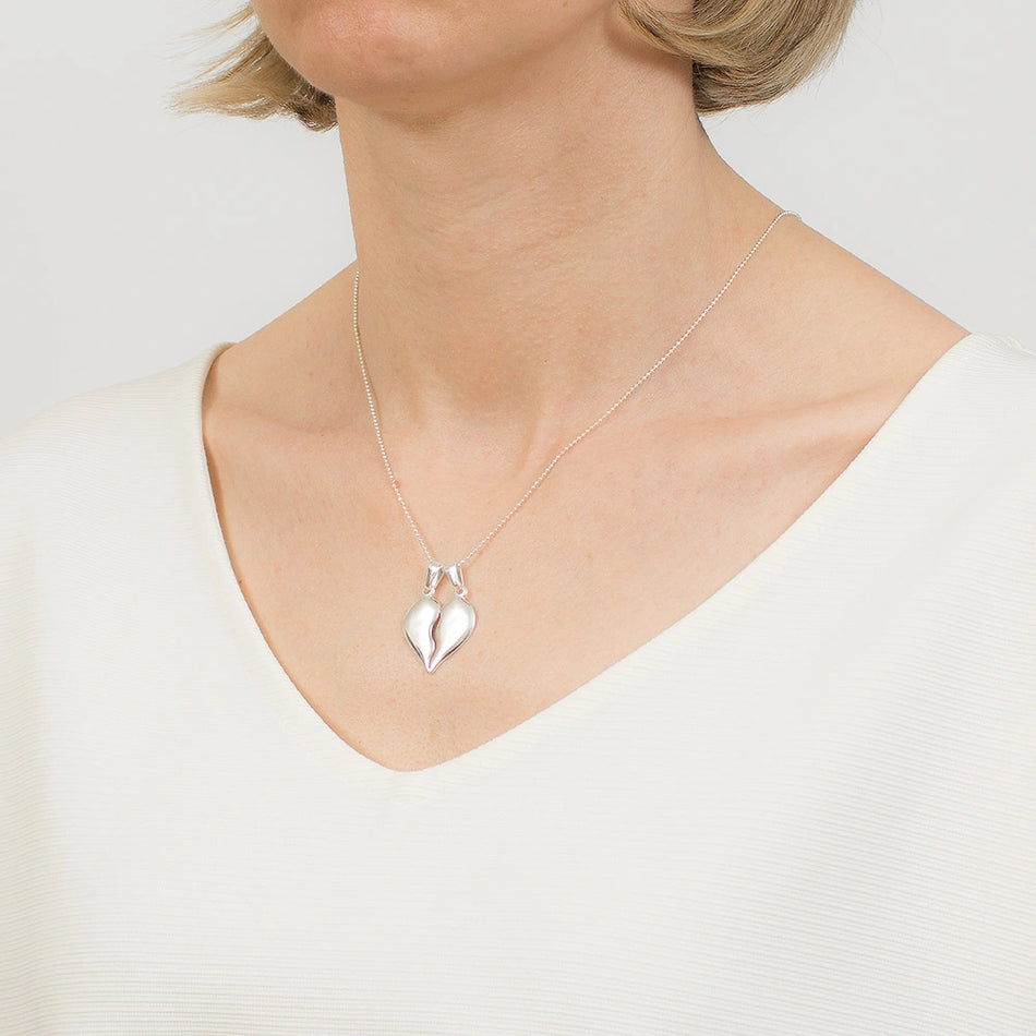 Gold-plated silver split heart pendant for couples engraving