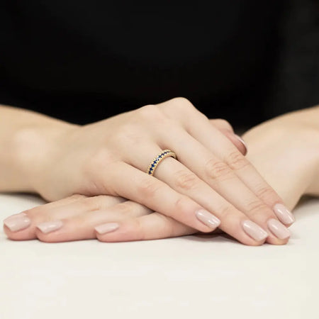 gold-ring-set-with-15-0-03ct-sapphires-p004-s0-45