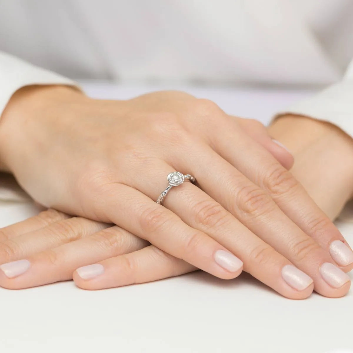zlatý prsten s diamanty 0,08 ct a 4×0,005 ct p027-b0-10
