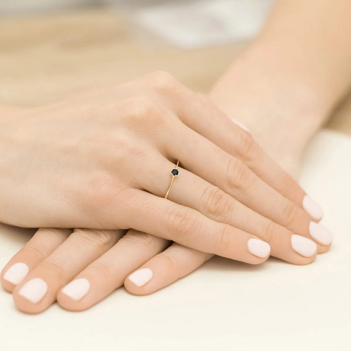 zlatý prsten s 0,12ct černým diamantem p040-585-cb0-12