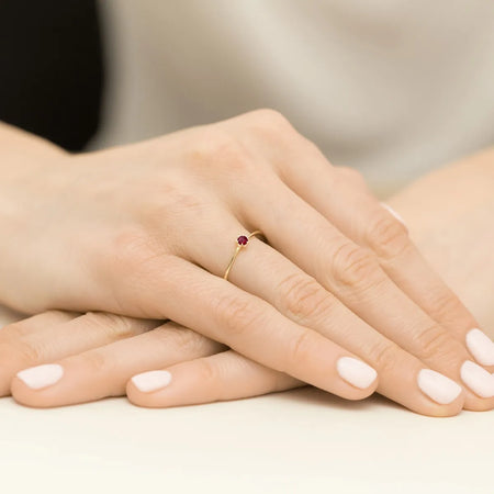 gold-ring-with-0-15ct-ruby-p040-585-r0-15