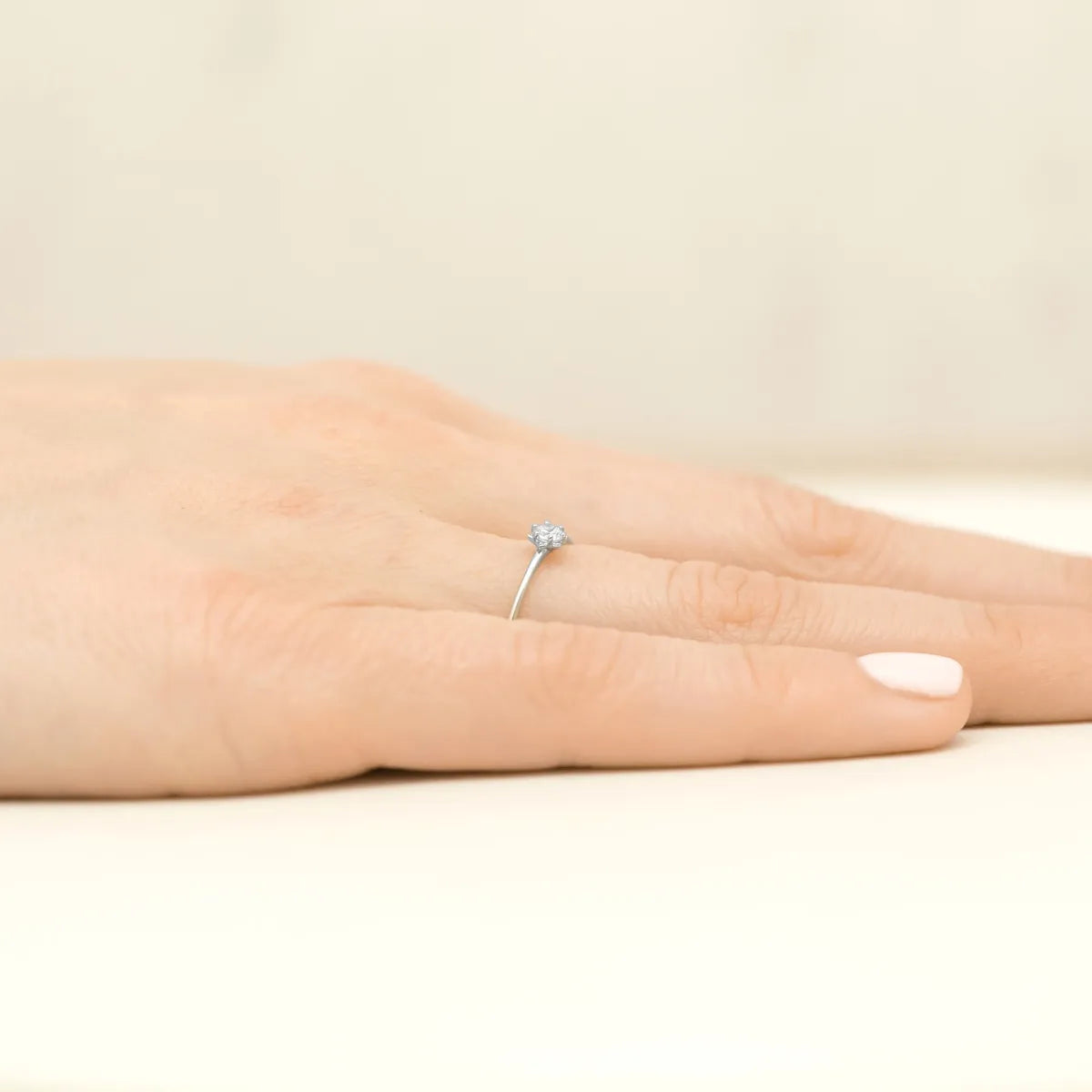zlatý-prsten-s-diamantem-0-10ct-p040-585-b0-10