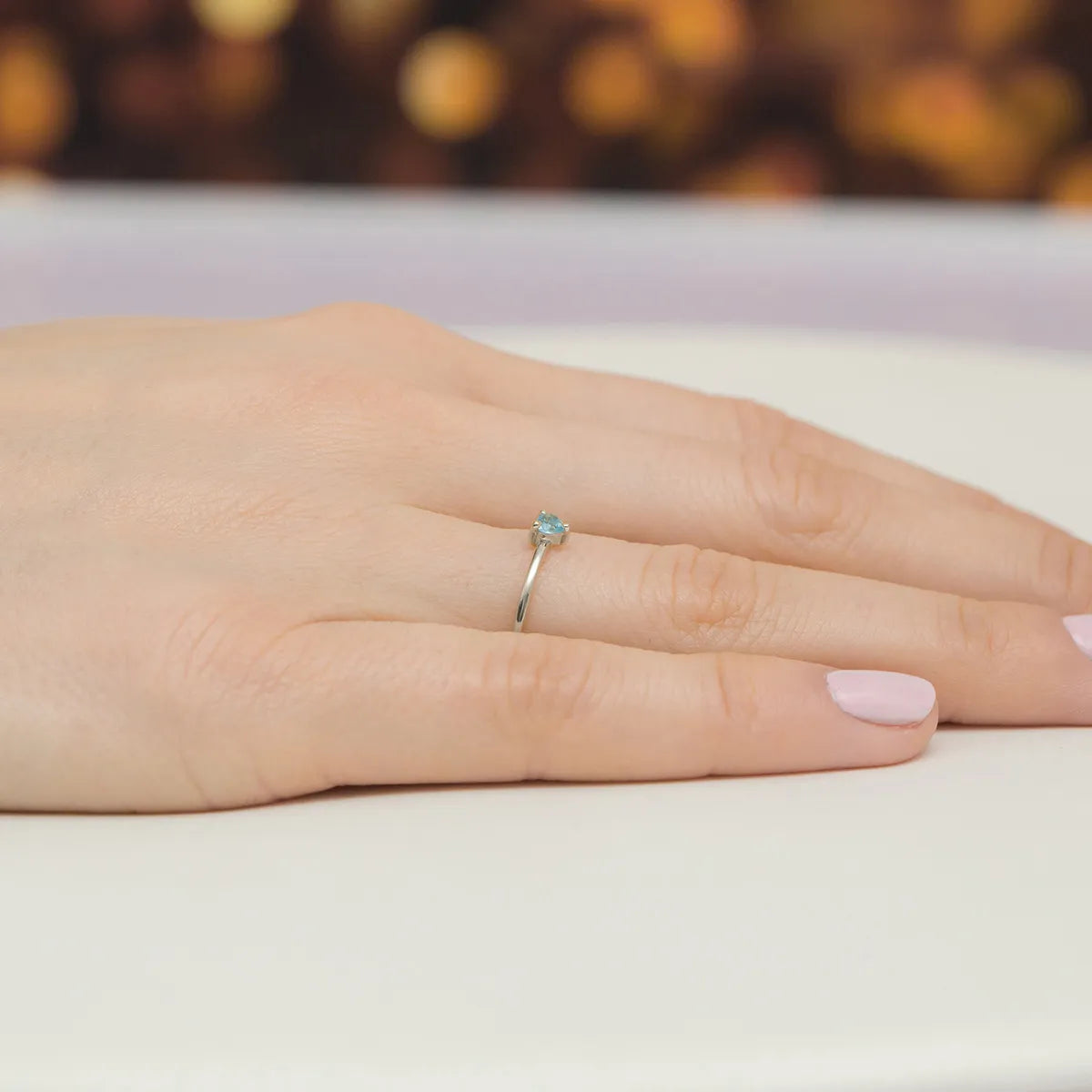 prsten-ze-zlata-s-topazem-0-12ct-p129-585-t0-12