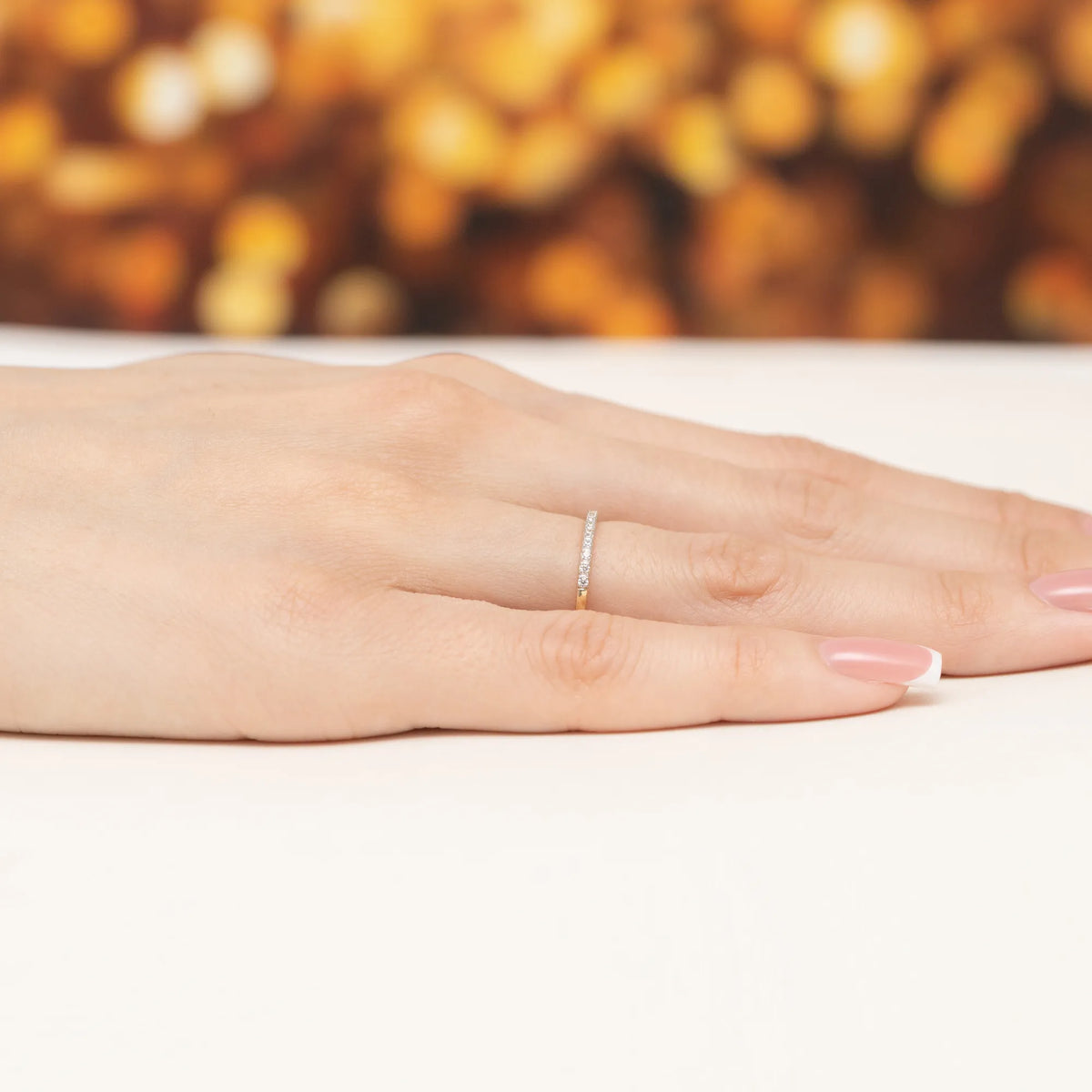 gold-ring-set-with-diamonds-p142-b0-09