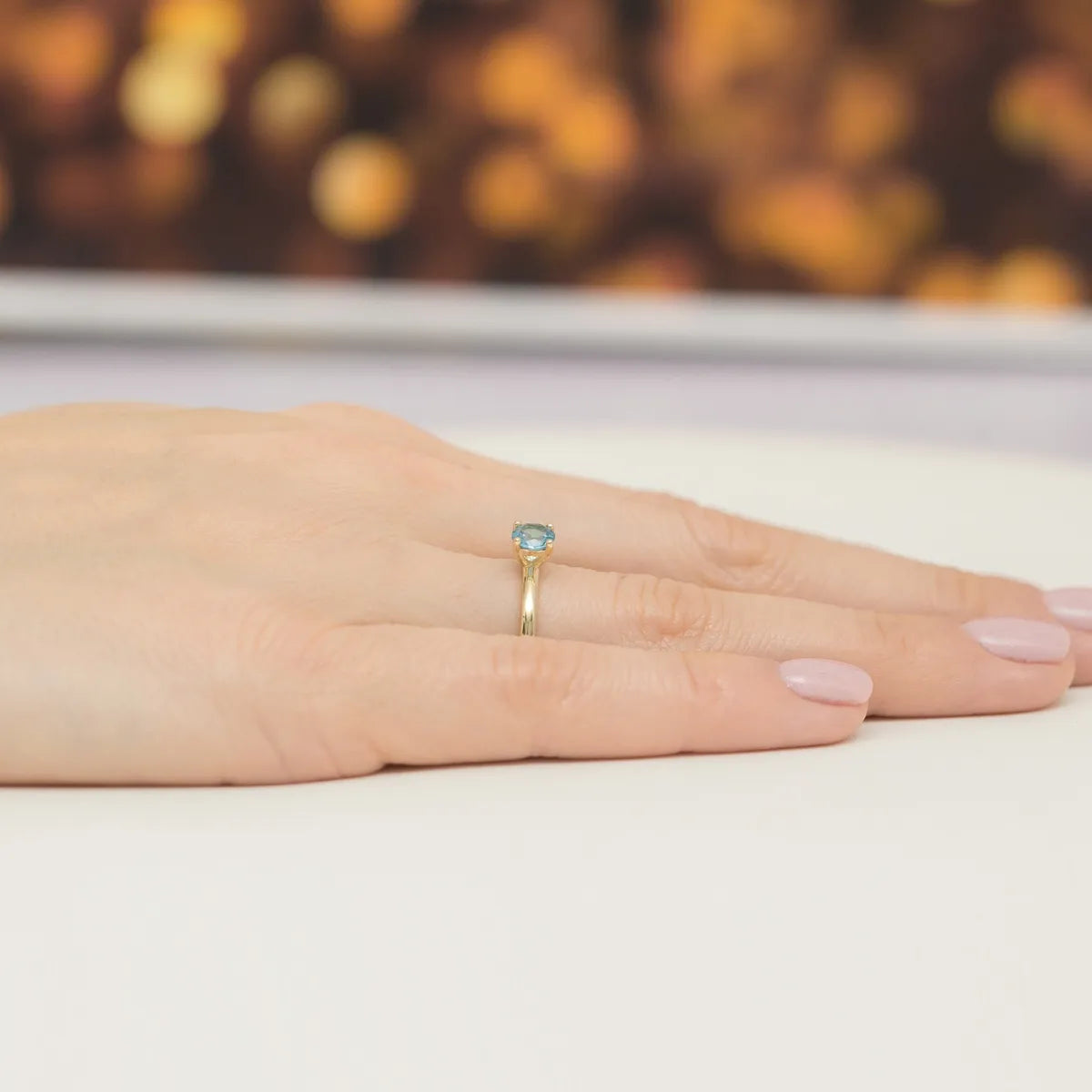 gold-ring-with-0-50ct-topaz-p149-585-t0-50