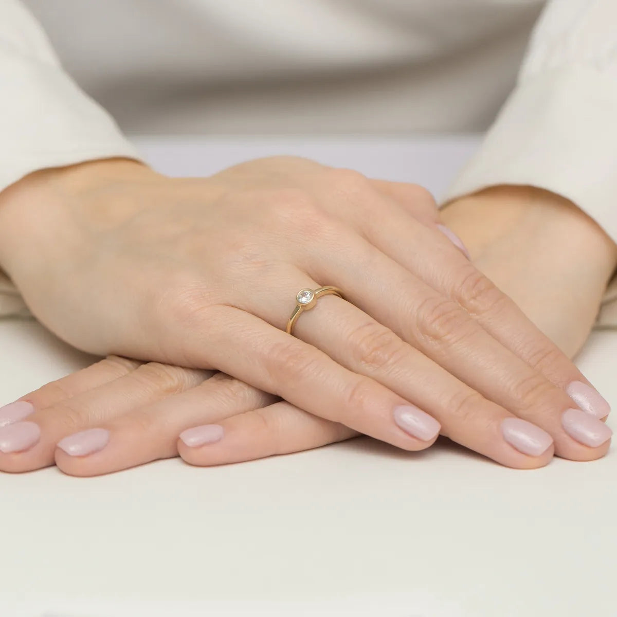 gold-ring-with-0-30ct-diamond-p150-585-b0-30