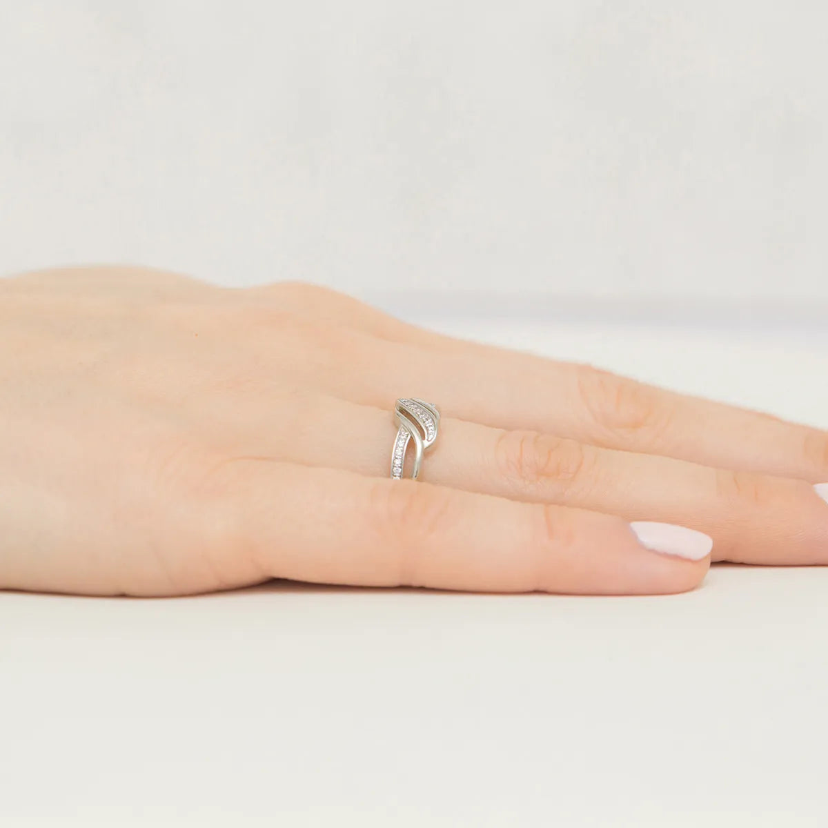 gold-ring-with-0-125ct-diamonds-p152-585-b0-12