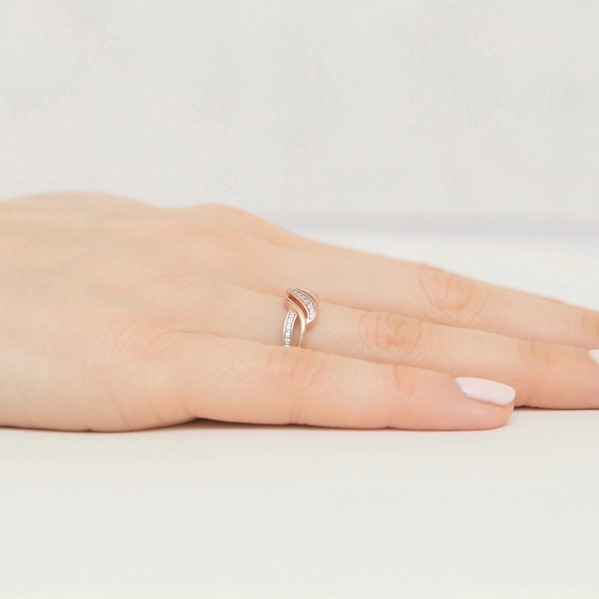 gold-ring-with-0-125ct-diamonds-p152-585-b0-12