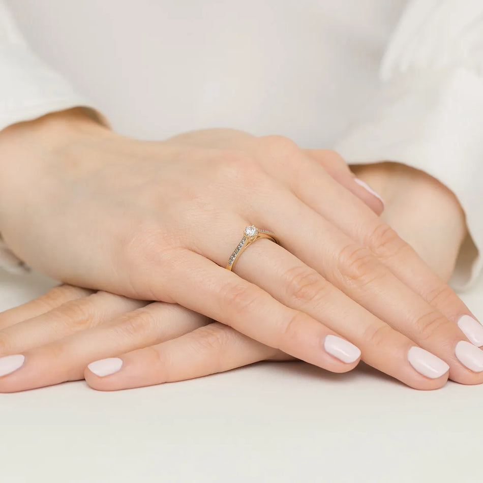 gold-ring-with-0-20ct-and-0-092ct-diamonds-p157-585-b0-29