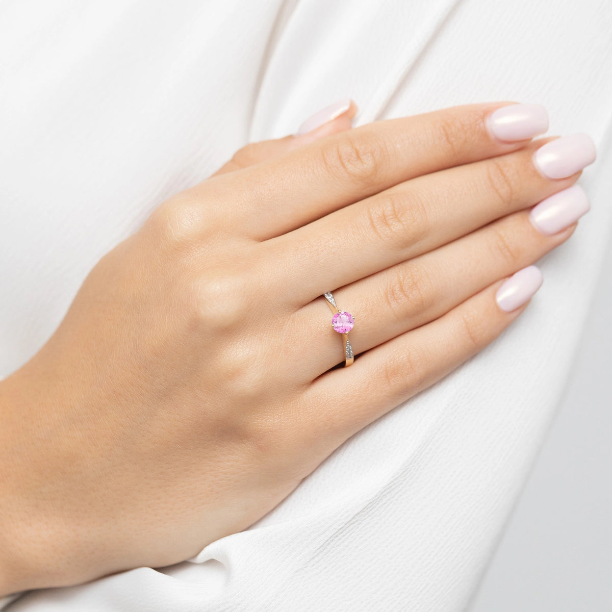 14k-gold-ring-with-pink-zirconia-p167-585-r