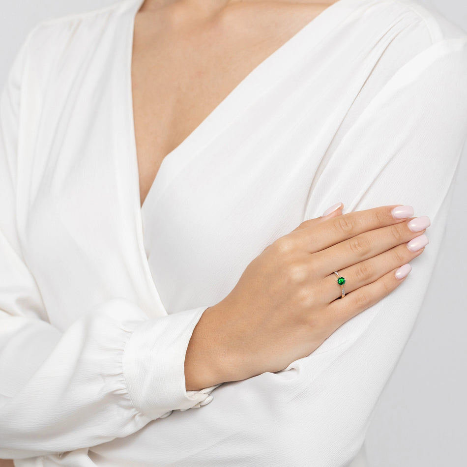 zlatý prsten s 0,50ct smaragdem a 0,068ct diamanty p167 585 velikost 0,50