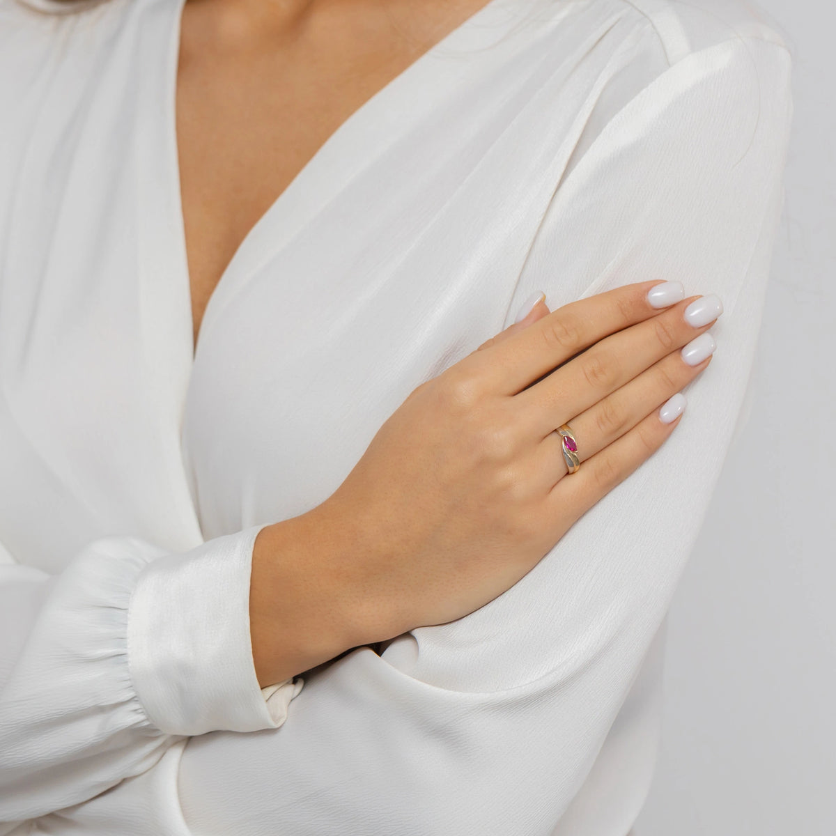 14k-gold-ring-with-red-zirconia-p170-585-c