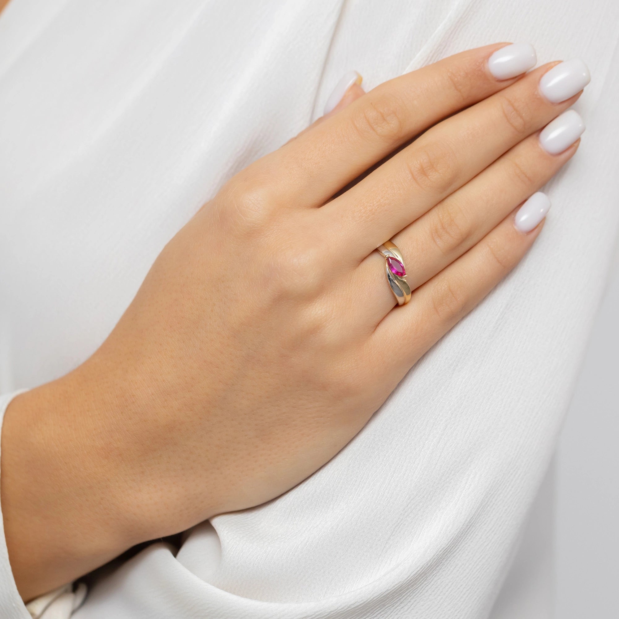 14k-gold-ring-with-red-zirconia-p170-585-c